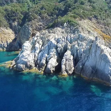 Vakantiehuis Casa La Nave Enfola - Argonautivacanze *